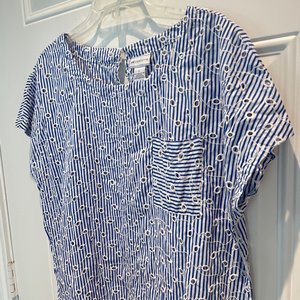 Liz Claiborne Stripe Eyelet Top Large Blue White Cut-Out Seersucker Embroidery - Picture 3 of 9
